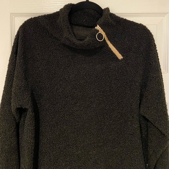 High Neck, Zipper Pullover Sweater - Picture 5 of 11
